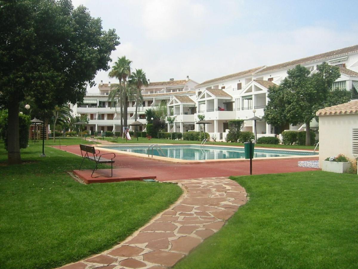 Chalet Adosado En Urbanizacion Con Precioso Jardin Dénia Exterior foto